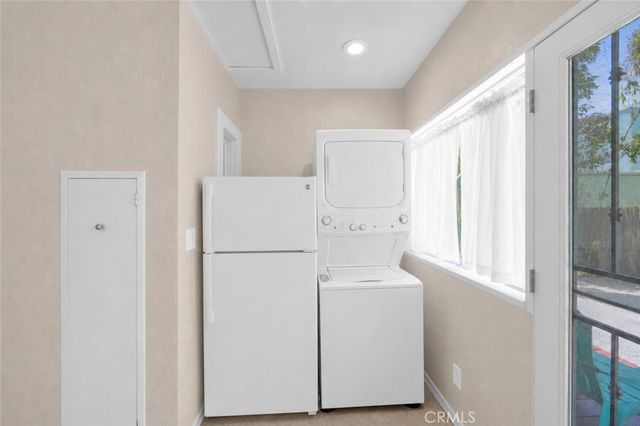 955 E 2nd, Long Beach, CA 90802