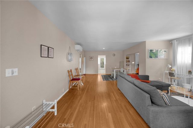 955 E 2nd, Long Beach, CA 90802