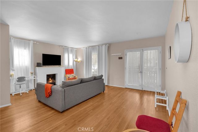 955 E 2nd, Long Beach, CA 90802