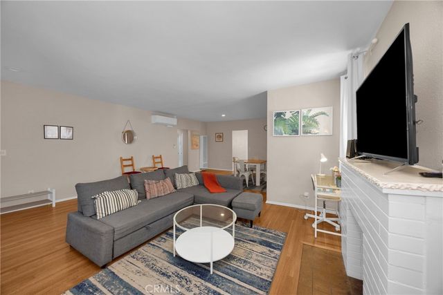 955 E 2nd, Long Beach, CA 90802