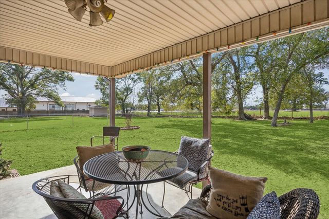 1129 Atchison St, Sealy, TX 77474