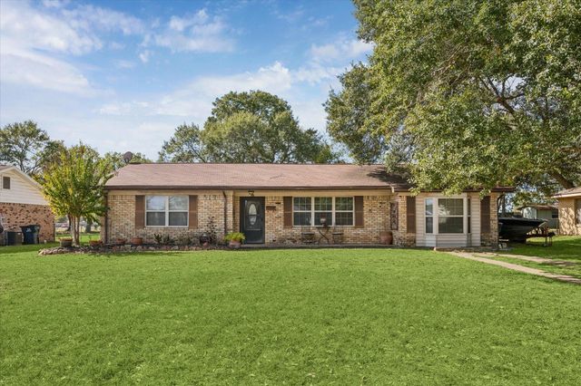 1129 Atchison St, Sealy, TX 77474