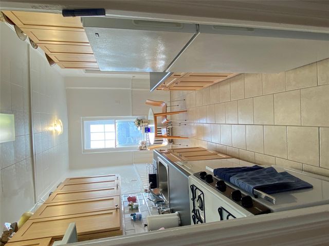 623 Central Ave 407, Cedarhurst, NY 11516