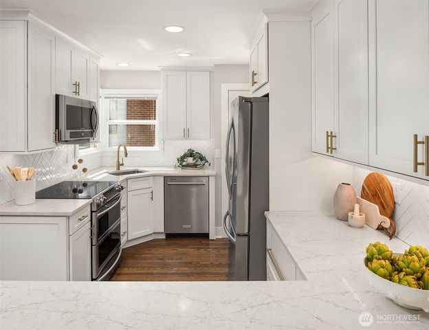 3242 NE 98th Street, Seattle, WA 98115