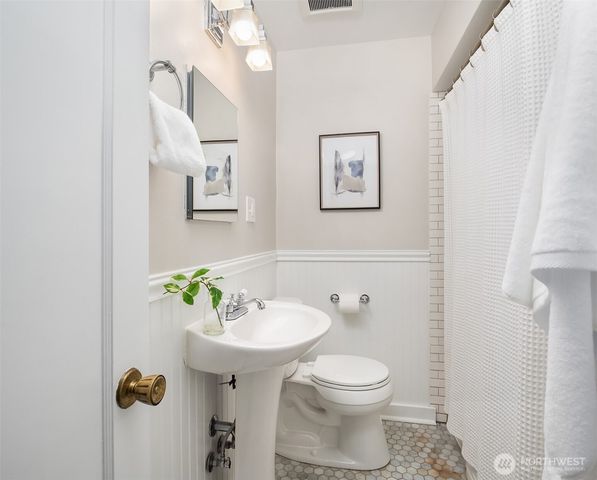 3242 NE 98th Street, Seattle, WA 98115