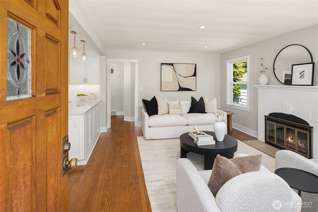 3242 NE 98th Street, Seattle, WA 98115
