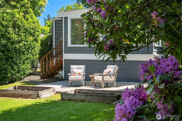 3242 NE 98th Street, Seattle, WA 98115