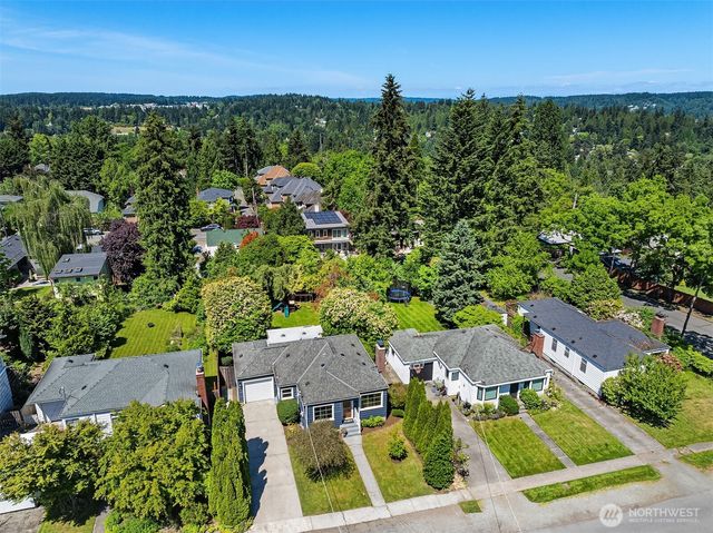 3242 NE 98th Street, Seattle, WA 98115
