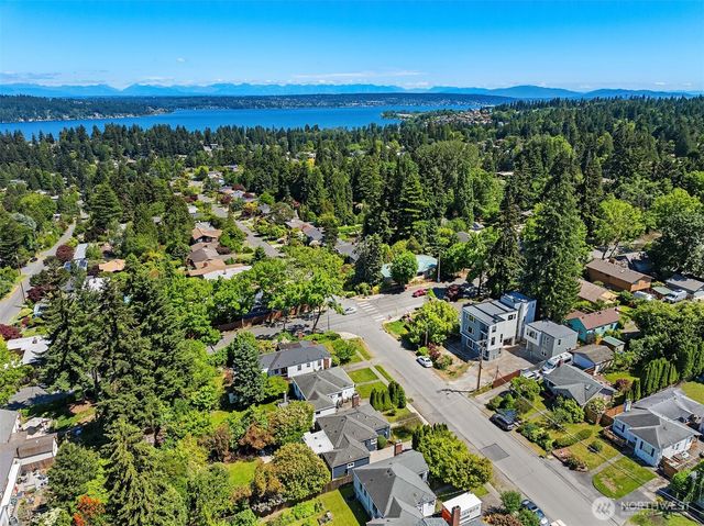 3242 NE 98th Street, Seattle, WA 98115