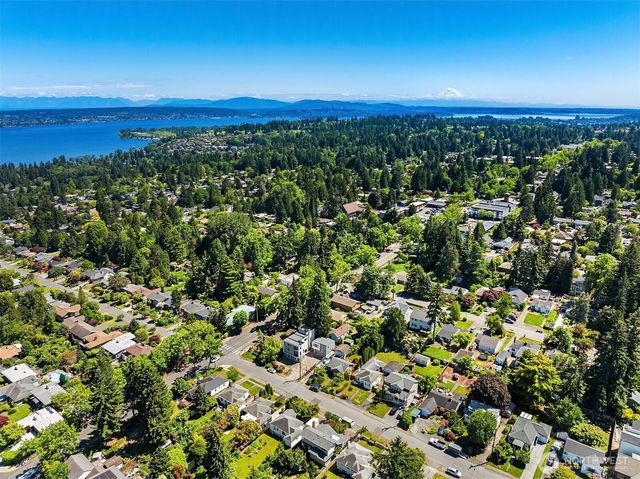 3242 NE 98th Street, Seattle, WA 98115