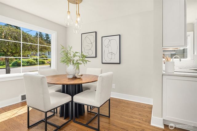 3242 NE 98th Street, Seattle, WA 98115