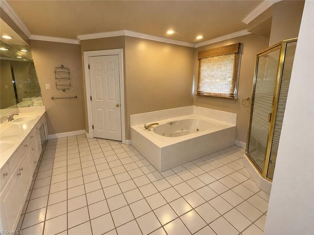 4711 Summit Avenue, Greensboro, NC 27405