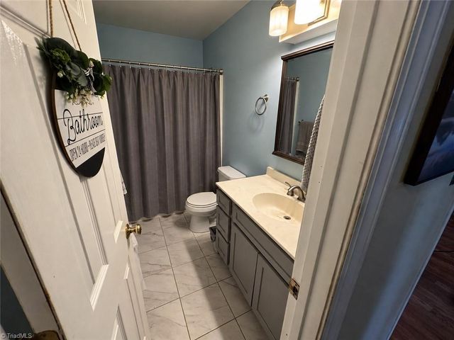 4711 Summit Avenue, Greensboro, NC 27405