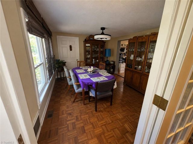 4711 Summit Avenue, Greensboro, NC 27405