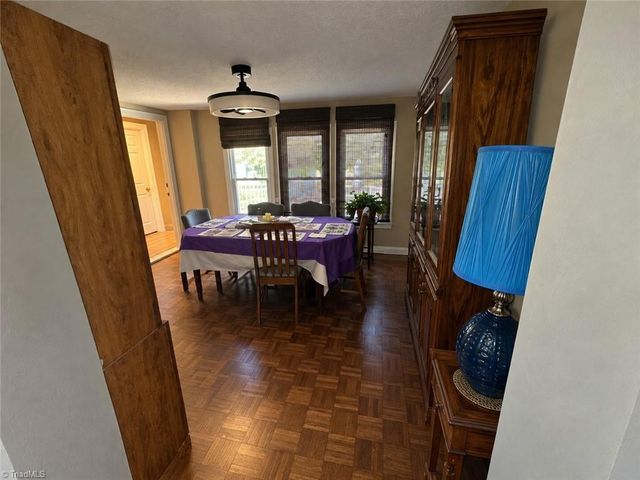 4711 Summit Avenue, Greensboro, NC 27405