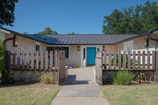 101 Third Sid W, Horseshoe Bay, TX 78657