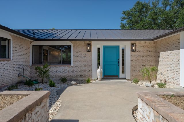 101 Third Sid W, Horseshoe Bay, TX 78657