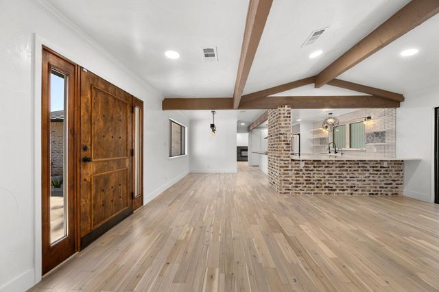 101 Third Sid W, Horseshoe Bay, TX 78657