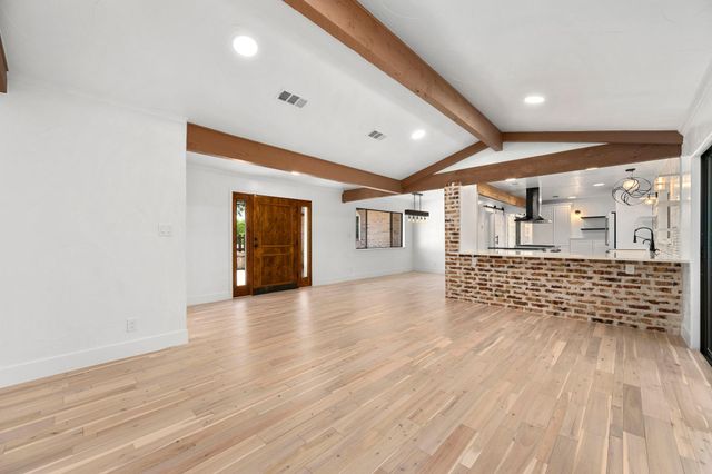 101 Third Sid W, Horseshoe Bay, TX 78657