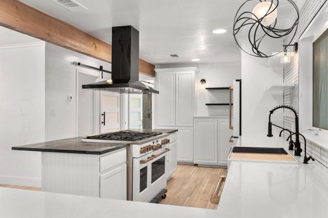 101 Third Sid W, Horseshoe Bay, TX 78657