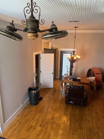 3227 Avenue R, Galveston, TX 77550