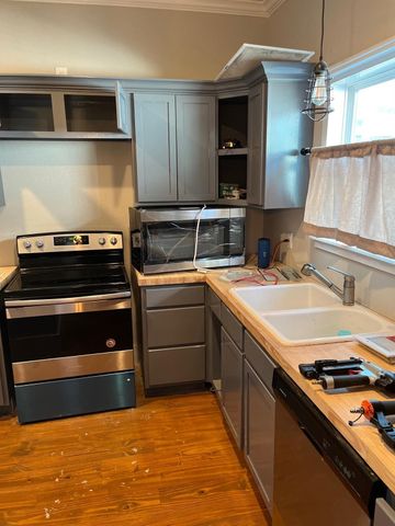 3227 Avenue R, Galveston, TX 77550