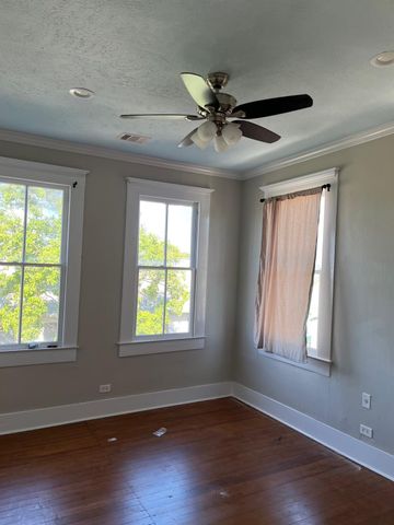 3227 Avenue R, Galveston, TX 77550