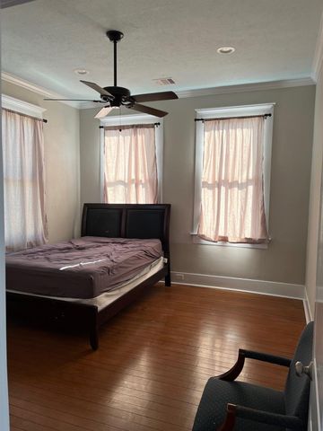 3227 Avenue R, Galveston, TX 77550