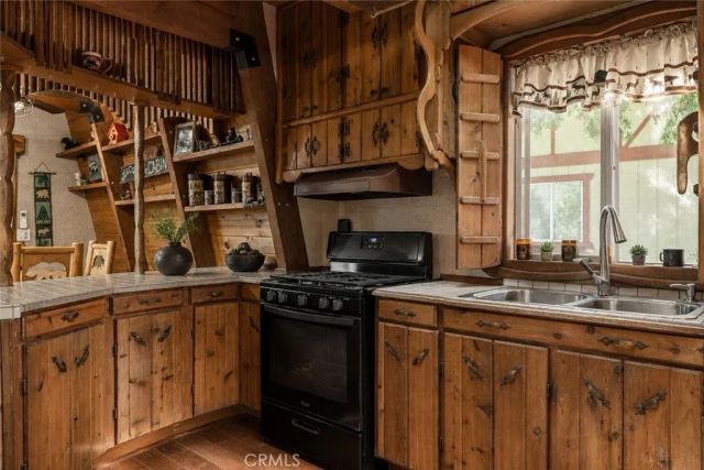 24244 Altdorf, Crestline, CA 92325