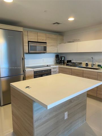 16385 Biscayne Blvd 316, North Miami Beach, FL 33160