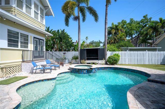 814 S WILLOW AVENUE, Tampa, FL 33606