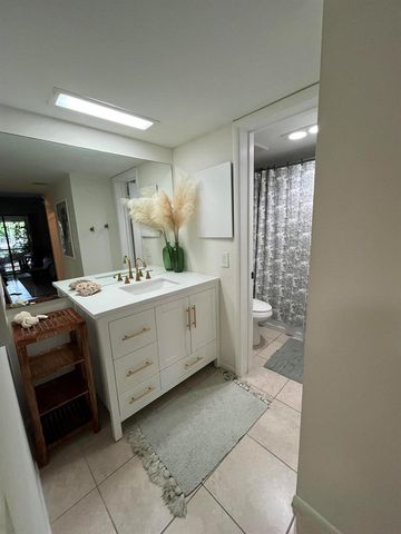 2307 S Cypress Bend Drive 207a, Pompano Beach, FL 33069