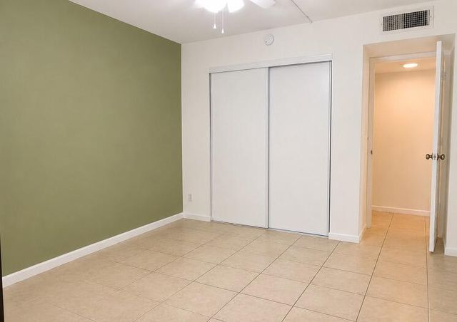 2307 S Cypress Bend Drive 207a, Pompano Beach, FL 33069