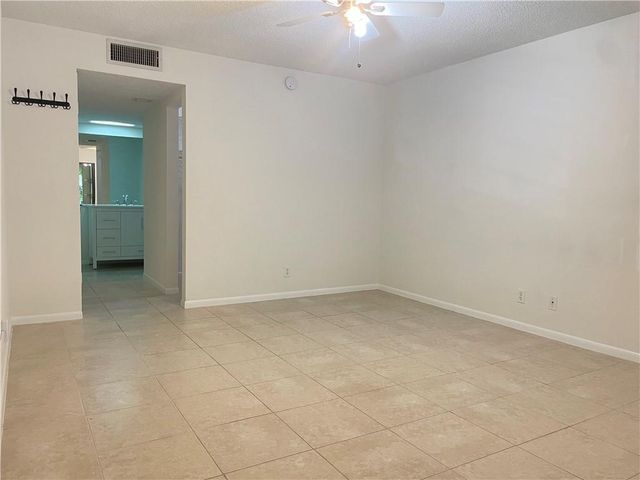 2307 S Cypress Bend Drive 207a, Pompano Beach, FL 33069