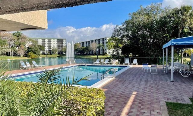 2307 S Cypress Bend Drive 207a, Pompano Beach, FL 33069