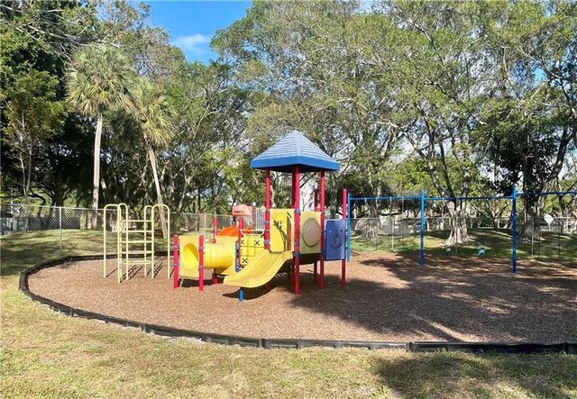 2307 S Cypress Bend Drive 207a, Pompano Beach, FL 33069