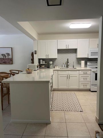 2307 S Cypress Bend Drive 207a, Pompano Beach, FL 33069