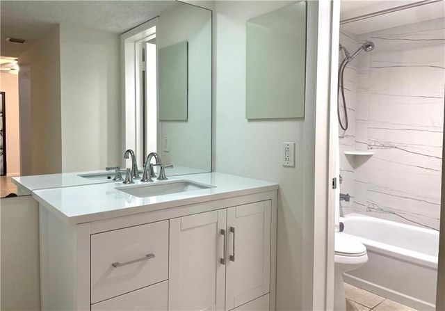 2307 S Cypress Bend Drive 207a, Pompano Beach, FL 33069