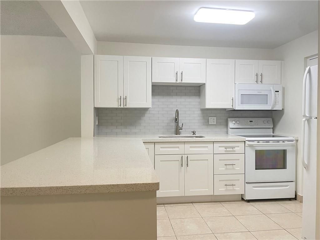2307 S Cypress Bend Drive 207a, Pompano Beach, FL 33069