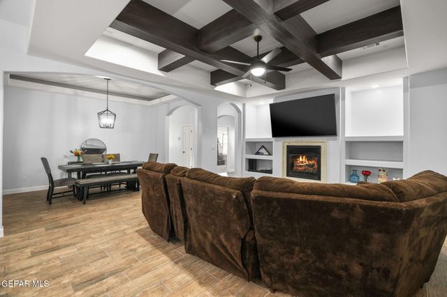 869 Eastwell Drive, Horizon City, TX 79928