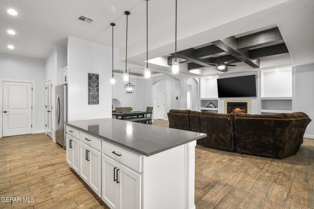 869 Eastwell Drive, Horizon City, TX 79928