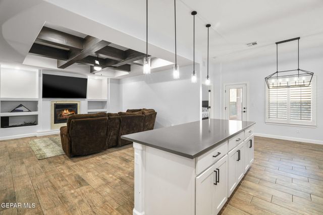 869 Eastwell Drive, Horizon City, TX 79928