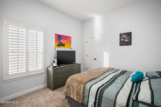 869 Eastwell Drive, Horizon City, TX 79928
