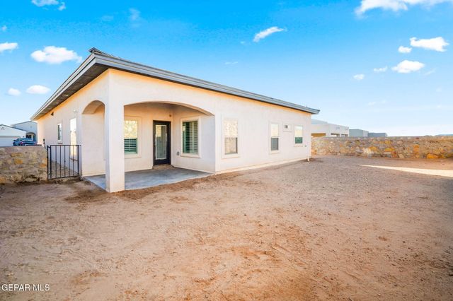 869 Eastwell Drive, Horizon City, TX 79928