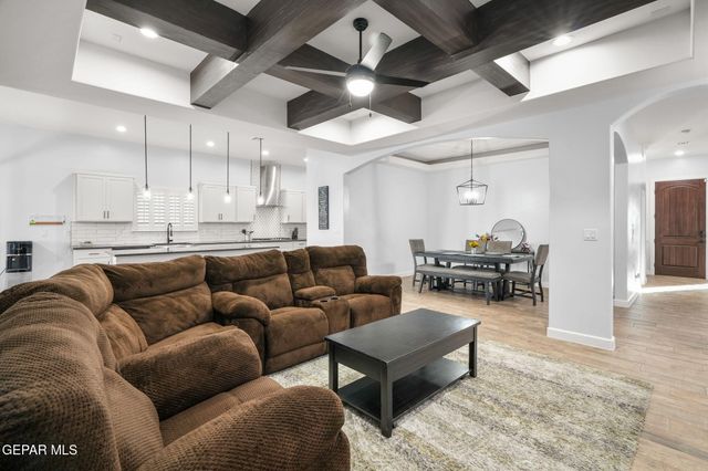 869 Eastwell Drive, Horizon City, TX 79928