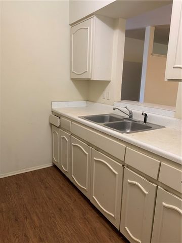 538 SUMMIT RIDGE Drive, Duncanville, TX 75116