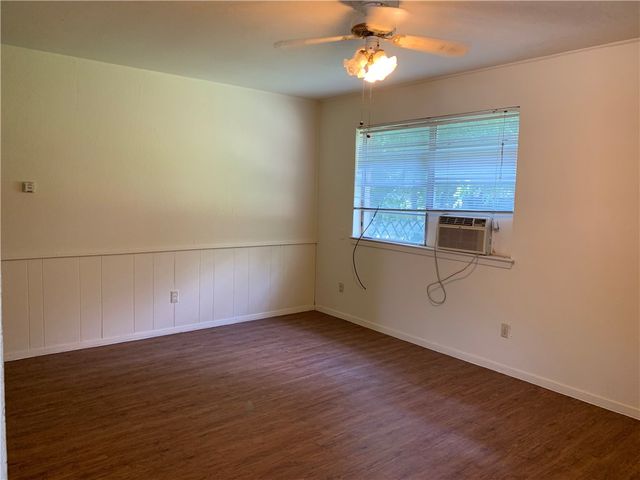 538 SUMMIT RIDGE Drive, Duncanville, TX 75116