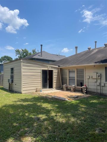 6406 Bayou Crest Drive, Houston, TX 77088
