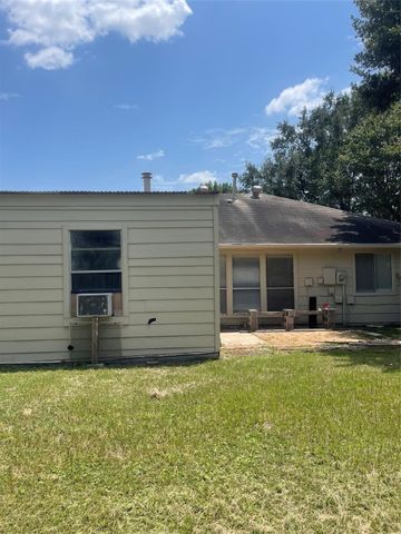 6406 Bayou Crest Drive, Houston, TX 77088