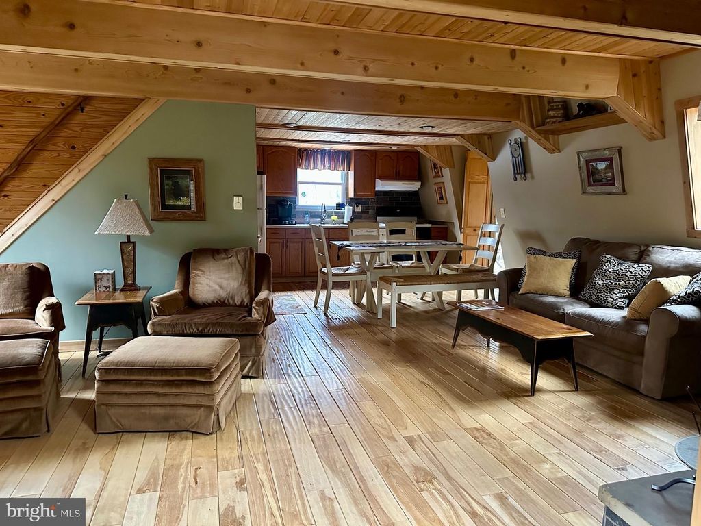 Image 12 of property listing at 552 BLACK OAK DR, Oakland, MD 21550